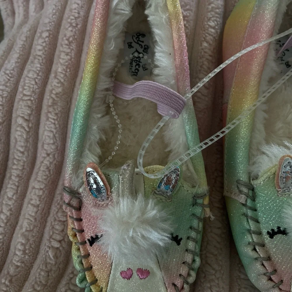 Self Esteem Capricorn footwear